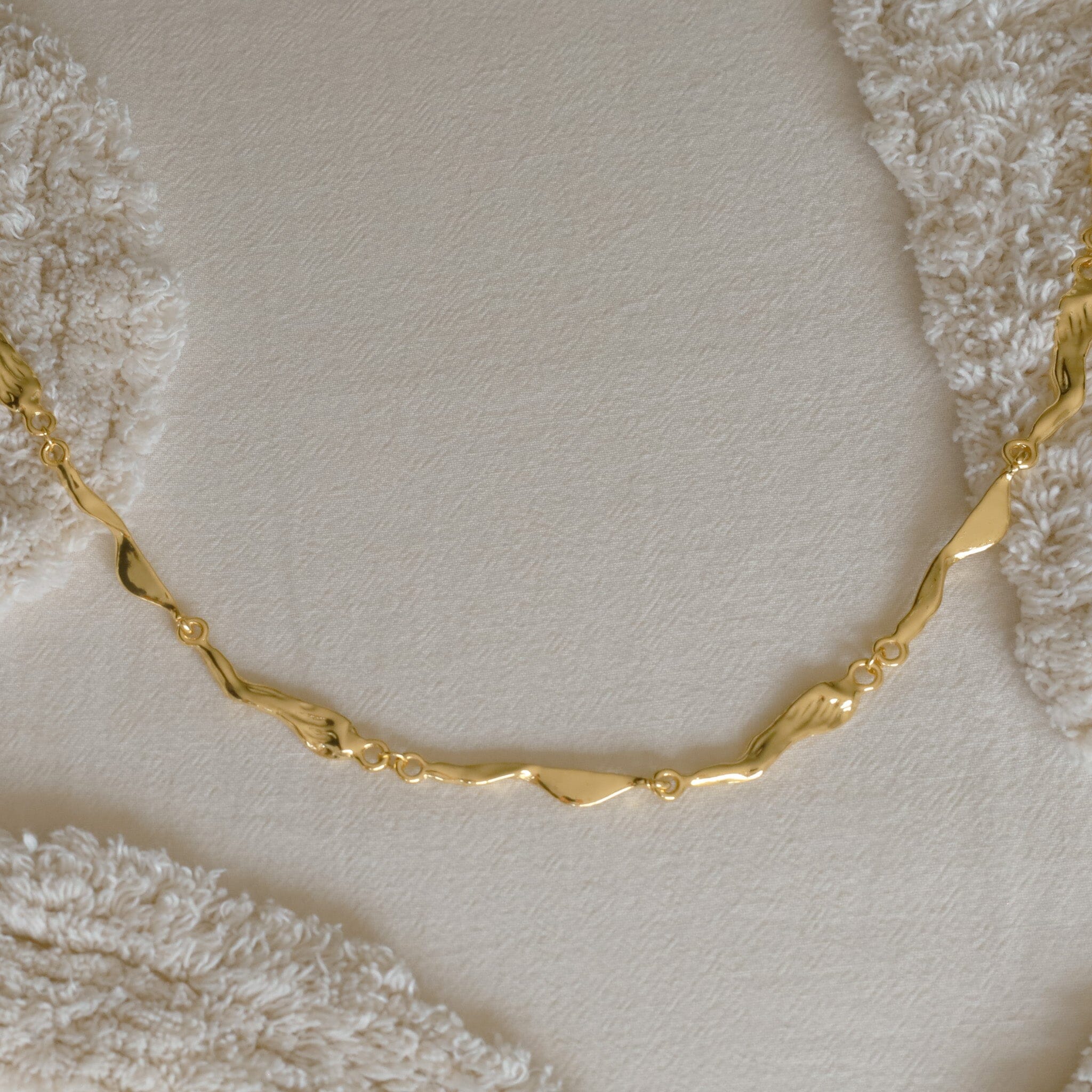 verrmae, navi necklace, gold irregular hammered link necklace, verrmae, necklaces, 18k gold plated jewellery, 18k gold plated necklace, 18k gold plated stainless steel, 18k gold plated, waterproof jewellery, vintage inspired jewellery, jewellery melbourne, jewellery, everyday jewellery, gold jewellery, gold necklace, gold plated necklace, gold plated jewellery, jewellery australia