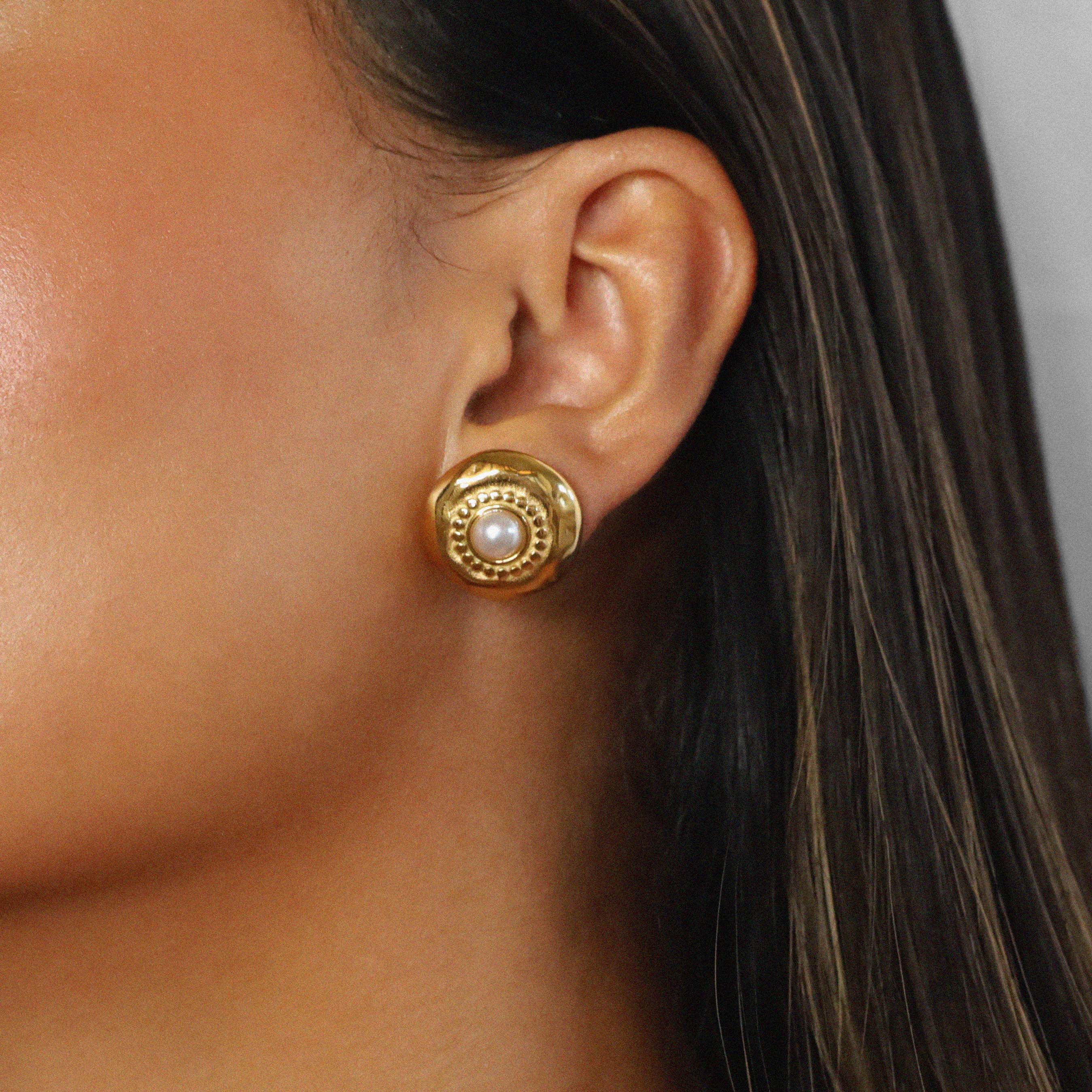 edelle earrings, gold stud earrings with hammered finish and pearl center