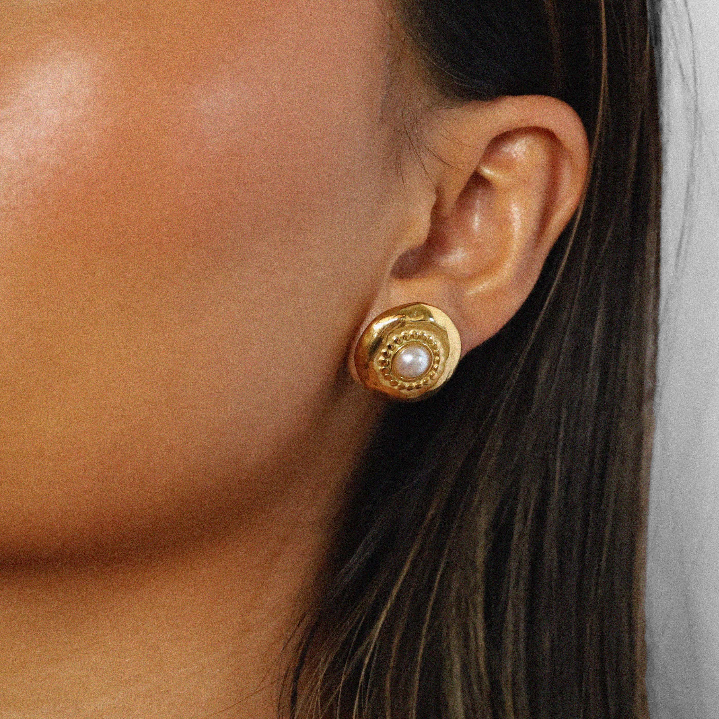 edelle earrings, gold stud earrings with hammered finish and pearl center