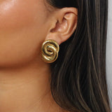 erlai earrings, smooth gold earrings with two circles interlocking a